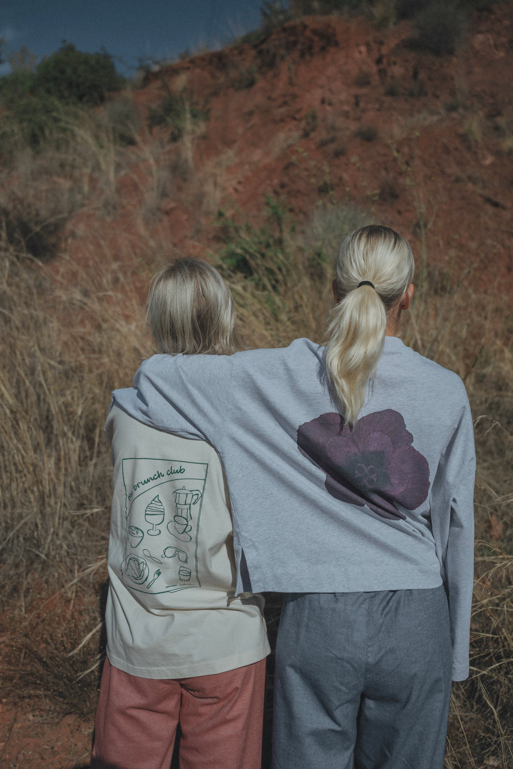 Mimosa tee - Grey with purple flower print