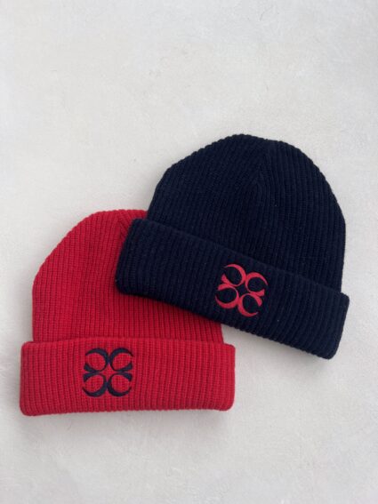 Avocado beanie - Red with navy letters