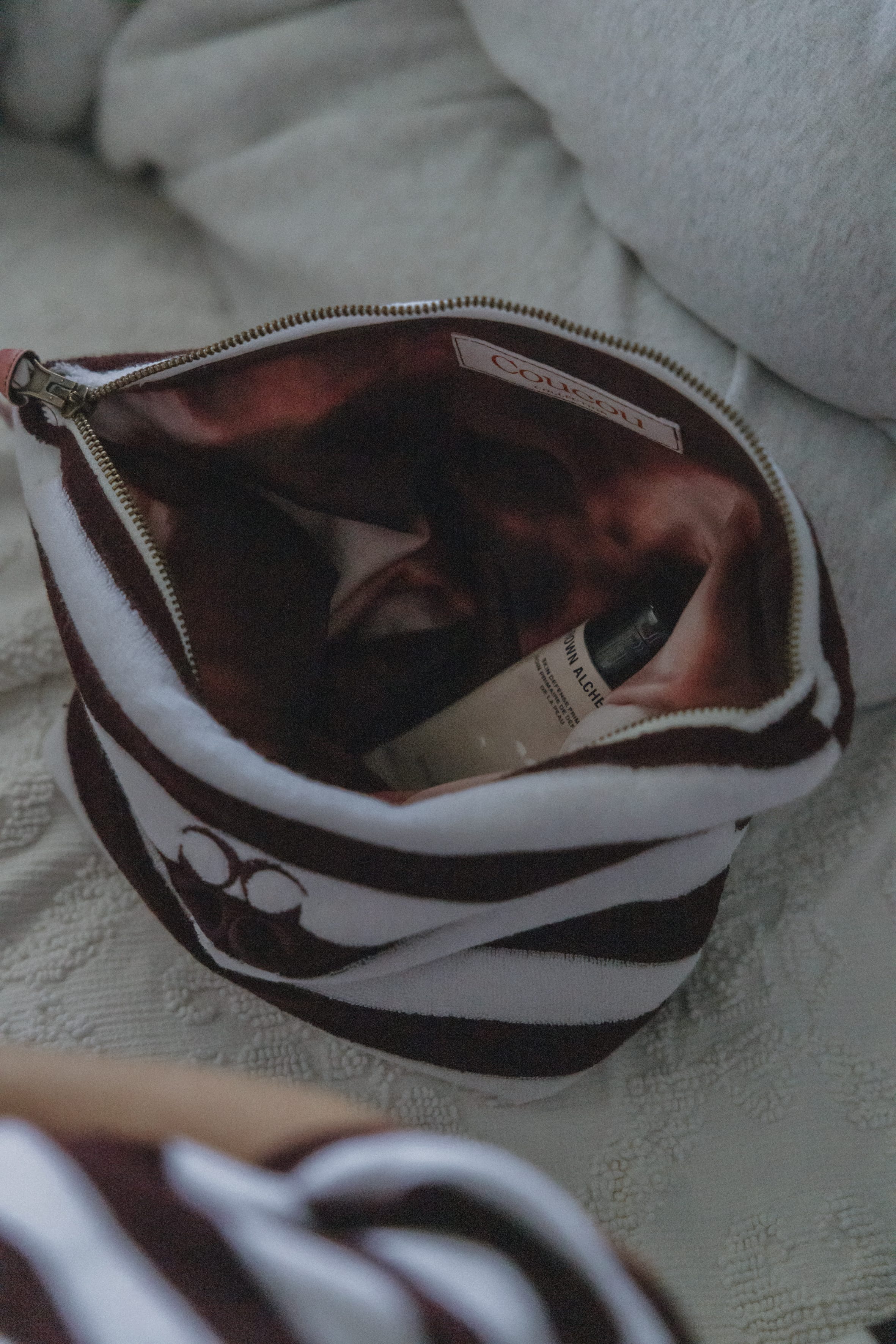 Coucou One size Lola toiletbag - Aubergine stripes